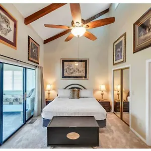 Holiday home New Listing!!! 4 Min Walk To The Beach!, Destin